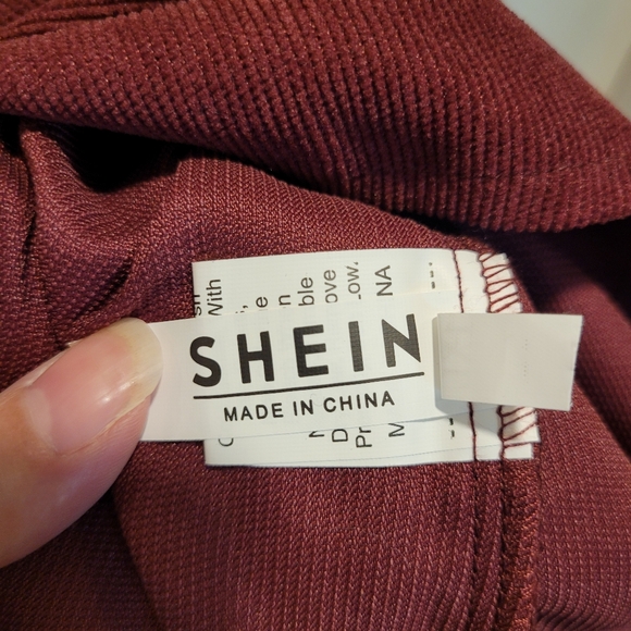Shein burgundy corduroy overall jumper. Size 1XL - Picture 4 of 6